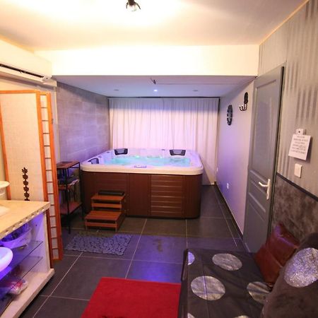 Suite Spa Acces Autonome บูแคร์ ภายนอก รูปภาพ