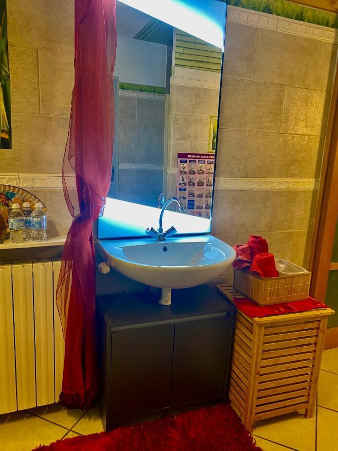Suite Spa Acces Autonome บูแคร์ ภายนอก รูปภาพ
