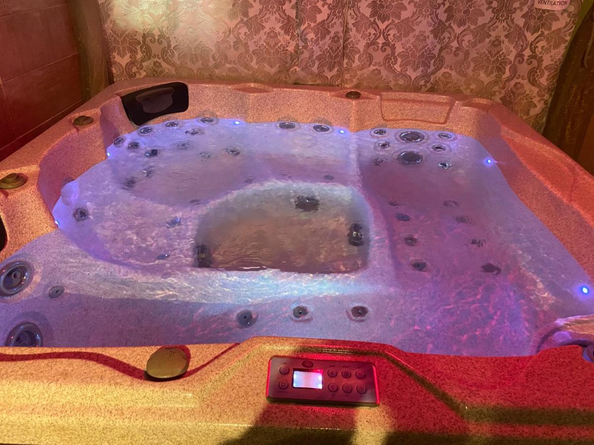 Suite Spa Acces Autonome บูแคร์ ภายนอก รูปภาพ