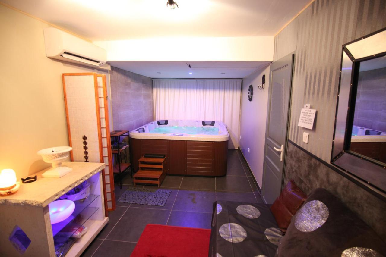 Suite Spa Acces Autonome บูแคร์ ภายนอก รูปภาพ